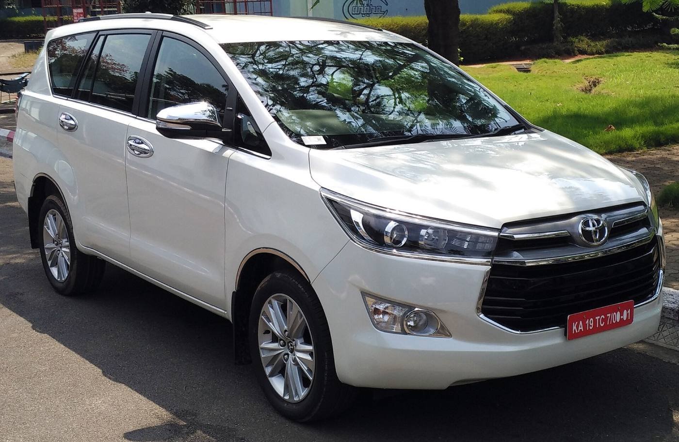Toyota Innova Crysta taxi in Dharamshala